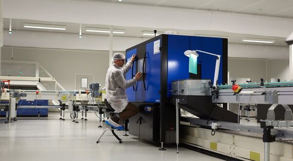 Iris Inspection machines supports pharmaceutical glassmakers