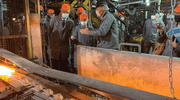 Minister for Industry visits two French glassmaking plants
