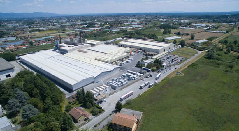 The oxy-combustion solution provided by Air Liquide will contribute to the reduction by 18% of the CO2 emissions that Verallia targets for the glass furnace at its Pescia plant (pictured above).