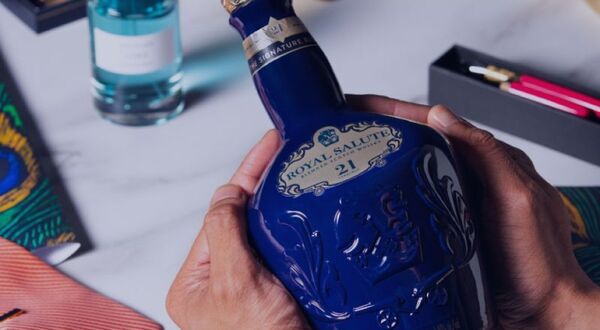 Scotch whisky brand switches to glass bottles