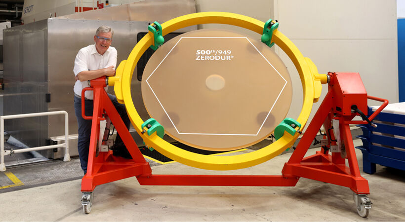 Thomas Werner, Head of the ELT Project, pictured with the 500th M1 segment. Image copyright ©Schott.
