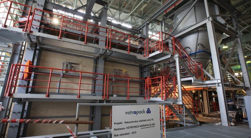 Swiss glass packager Vetropack has hired Horn for a furnace repair at its Czech Republic glass manufacturing facility.