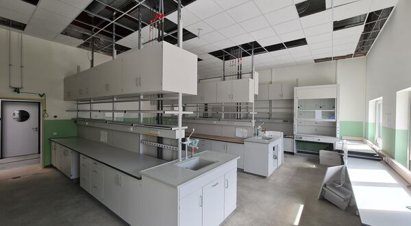 German glass production research institute changes address