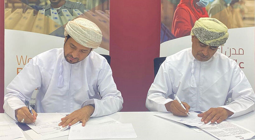 A glass production and a perfume bottle facility are set to be built in Oman after an agreement between authorities.