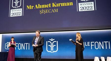 Sisecam chairman wins business award