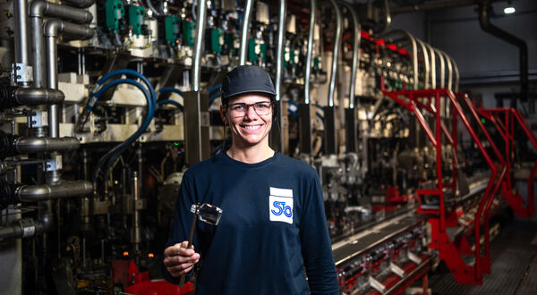 Woman in Glass: Anita Klöckl