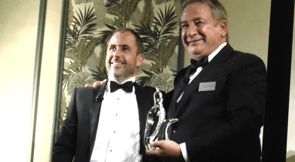Sisecam Chairman receives Phoenix Glass Person of the Year award