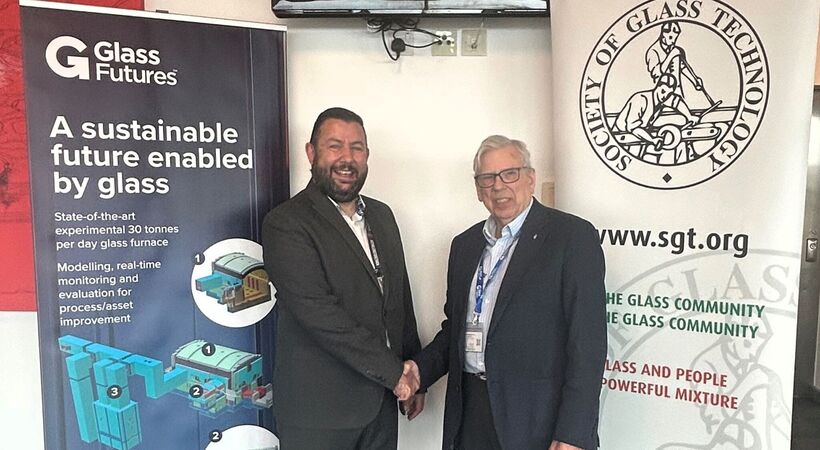 Cllr Anthony Burns (L) and Glass Futures CEO Richard Katz (R) at this month's Furnace Solutions glass industry conference.