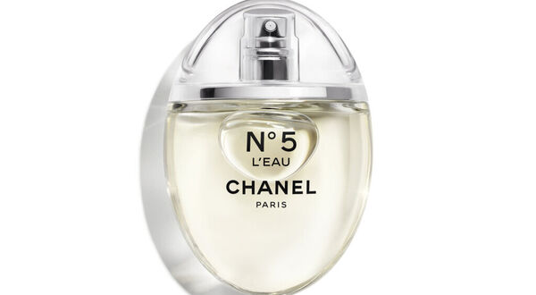 Glassmakers help create iconic Chanel bottle