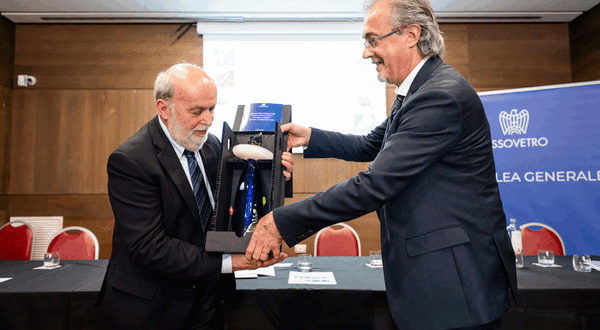 Assovetro awards Antonio Lui for his service to glass