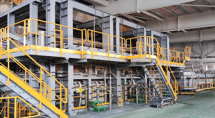 The oxy-fuel furnace at SooSeok’s Dangjin glass plant.