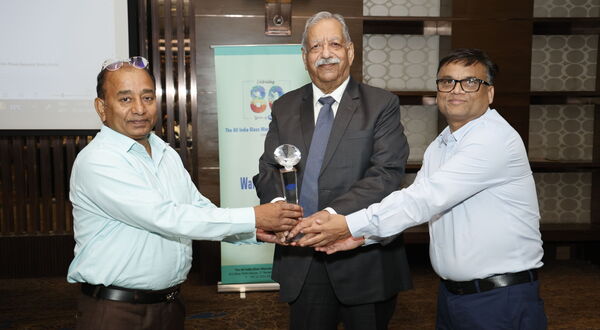 Indian association honours glass industry members