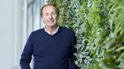 Orora glass President retires