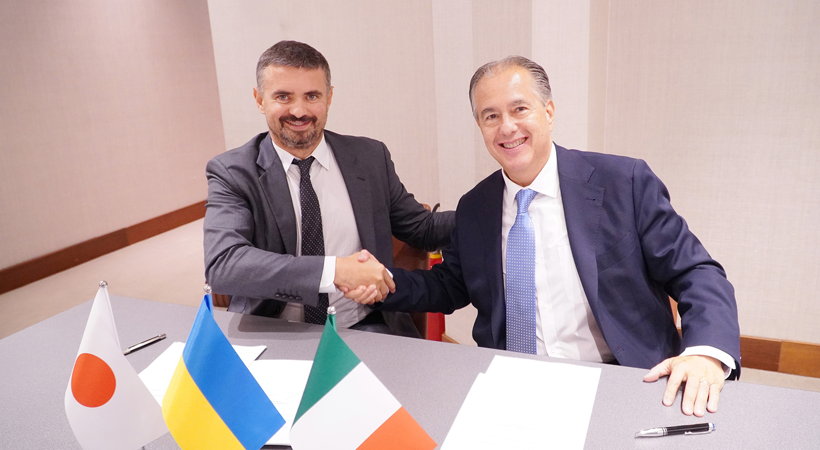 Igor Liski (left), Founder of NovaSklo and investment company EFI Group, and Leopoldo Castiella, Head of Architectural Glass at the NSG Group.
