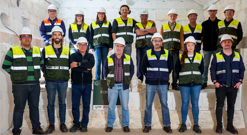 The team at LCGlass’ Crisal plant in Marinha Grande, Portugal.