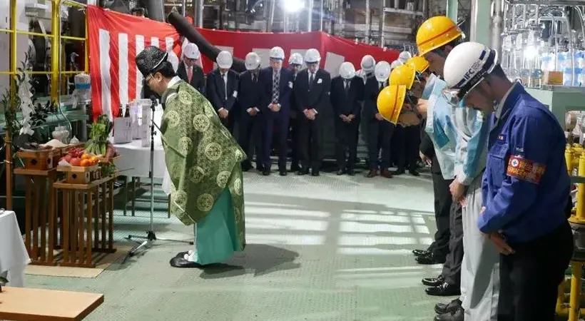 Toyo Glass said the oxygen combustion-fired glass furnace would reduce emissions by 20%.