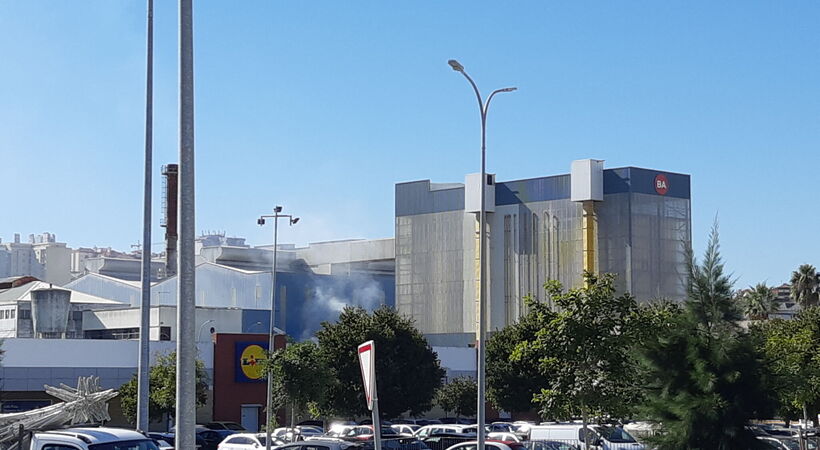 Pictured: BA Glass's Venda Nova plant in Amadora, Portugal. Image credit: Dvfernandes, via Wikimedia Commons. Licensed under CC BY-SA 4.0.
