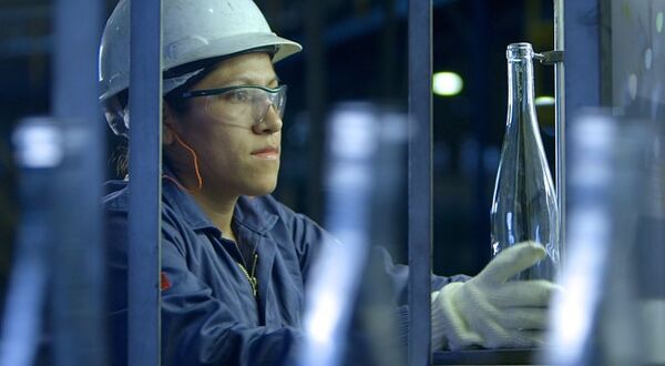 O-I plots $1 billion sale of Asia-Pacific glass business