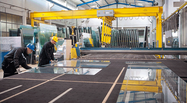 LiSEC celebrates 16-year relationship with Bosnian flat glass group Kristal