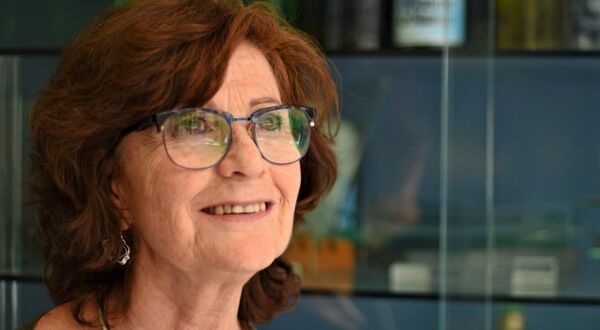 Professor Alicia Durán named Phoenix Award's Glass Person of the Year