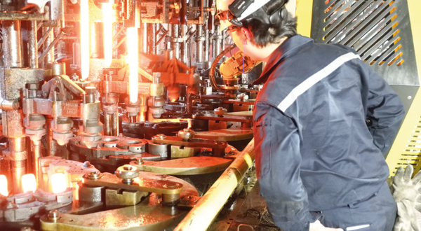 Thai glassmakers invest in swabbing robot on Heye IS Machine